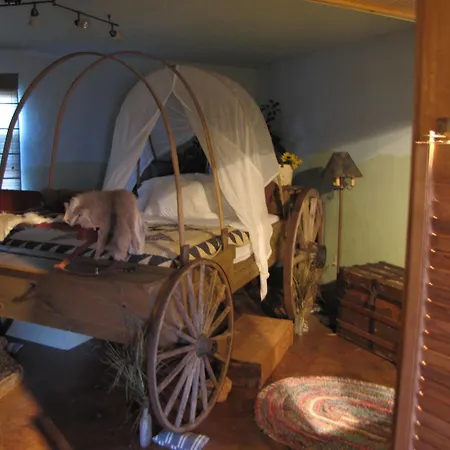 Covered Wagon B&B Guesthouse